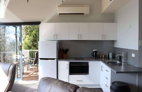 Grindelwald Apartment | The Tamar Ridge Lookout at Tamar Ridge Apartments