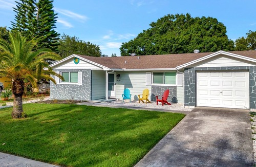 Tarpon Springs House | The Tarpon Treasure - Family Home 5 Mins to Beach