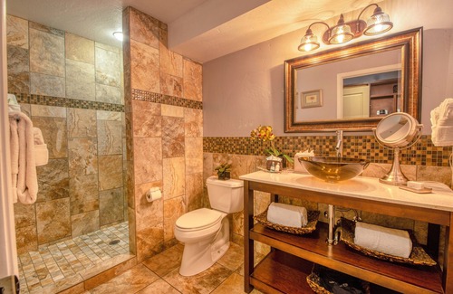 Cottonwood Hotel | The Tavern Hotel