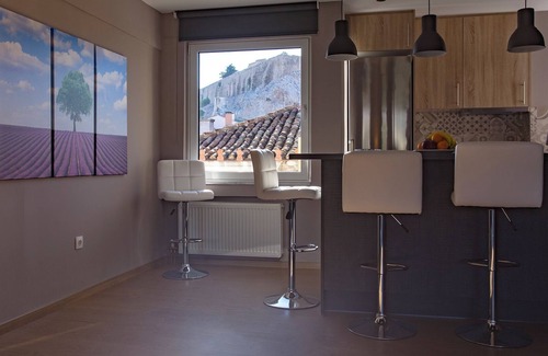 Plaka Apartment | The Temple of Zeus and the Hadrian Arch. Luxury apt in Athens next to Acropolis.