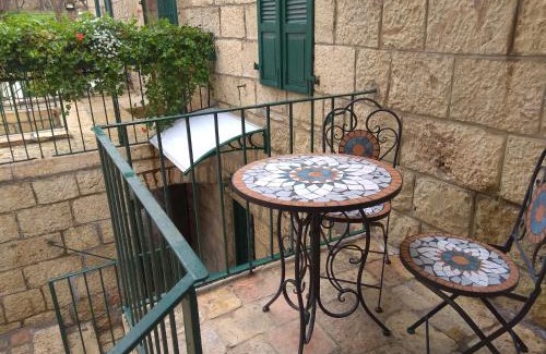 Emek Refaim Apartment | The Templer Apartment