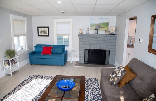 Olcott House | The Tenbrook House at BackBay Marina