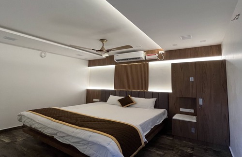 Pollachi Hotel | The Tendo Inn