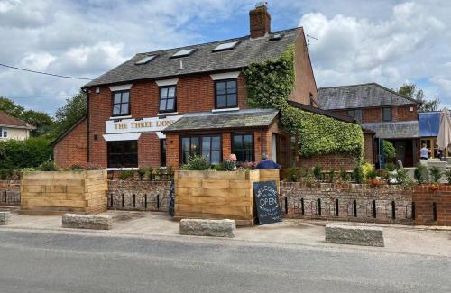 New Forest District Hotel | The Three Lions