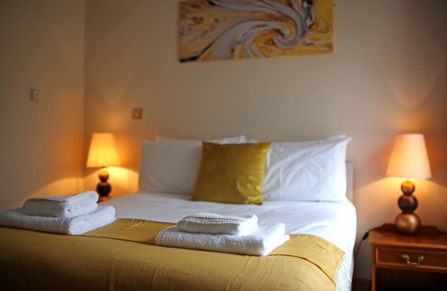 New Forest District Hotel | The Three Lions