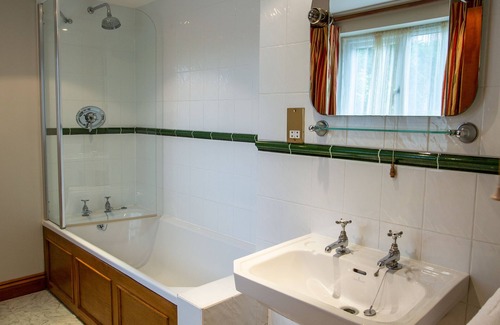 New Forest District Hotel | The Three Lions