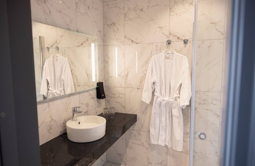 Sørvagen Hotel | The Tide - Hotel