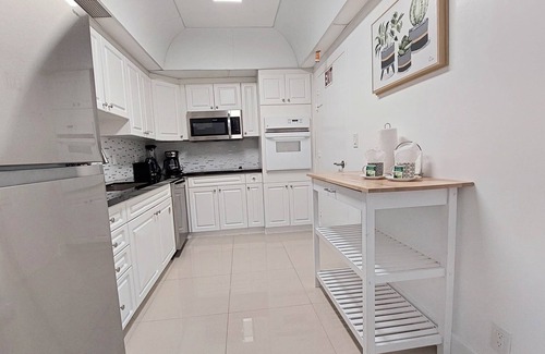 Hollywood South Central Beach Apartment | THE TIDES - 4th Floor (U) - 1 bedroom