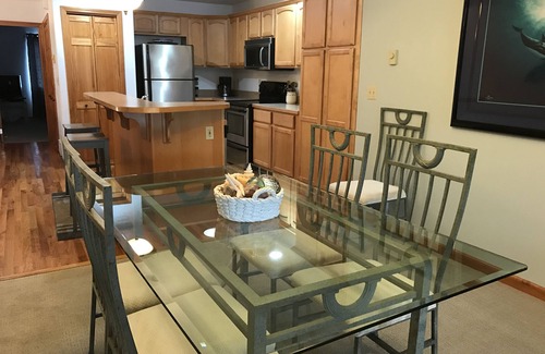 Florence Condo | The Tides-WIFI River Front Near Restaurants & Shops - Stairs