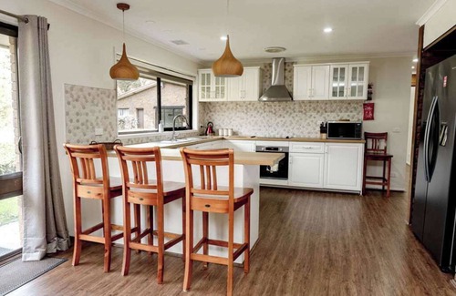 Timboon House | The Timboon Villa - 5 bedroom home