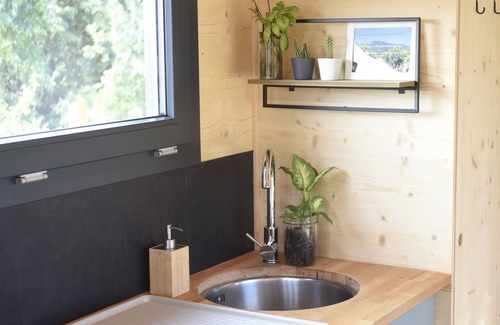 Meyrargues Ski Chalet | The Tiny House in the vineyards of Château de Vauclaire