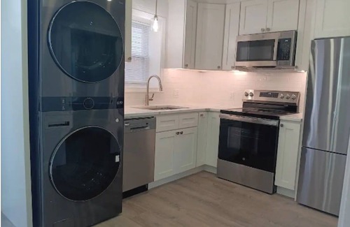 Mount Pleasant Apartment | The Tiny-Lux at Atwells Ave Laundry APT. Parkingnn