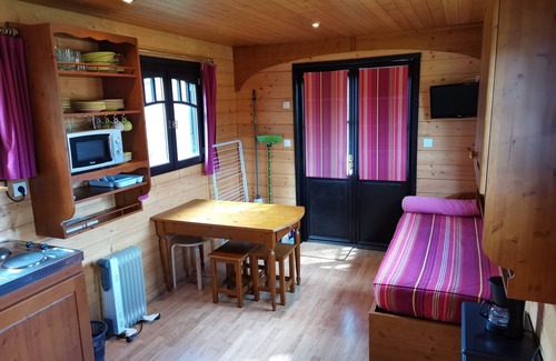 Usson-en-Forez House | The trailer of 17m2 for 4 people.