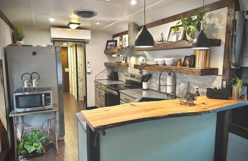 Eastland Bed & Breakfast | The Train - Unique Travel Stay - Vintage Pullman Railcar with Modern Comforts