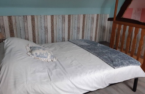 Tours-en-Vimeu House | . "the traveler" cottage.