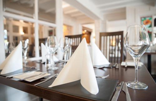 Carlton-in-Cleveland Hotel | The Treebridge Hotel