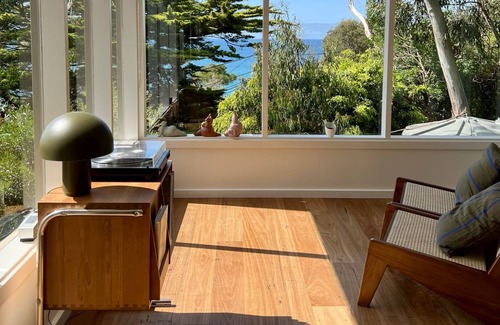 Wye River House | The Treehouse. Bright Beach House Overlooking the Ocean. 2min Walk to the Beach!