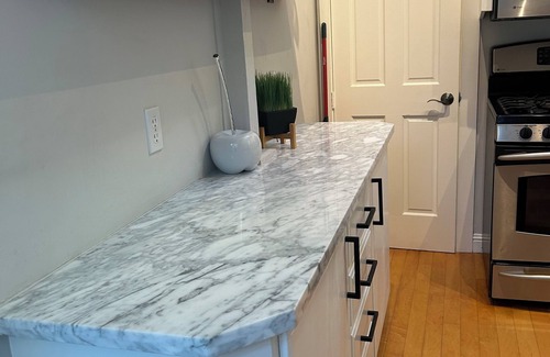 Eureka Valley Cottage | The “Treehouse” centrally-located quaint Cottage w/views!