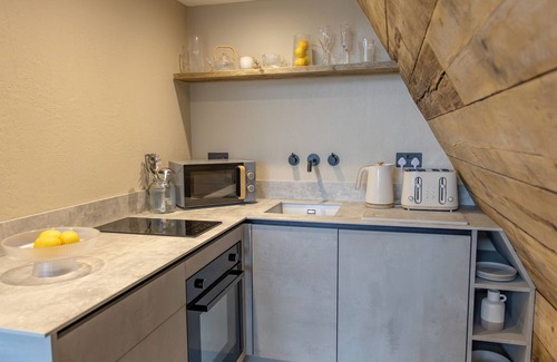 Llanarth Cottage | THE TRI-POD, romantic, luxury holiday cottage in Llanarth