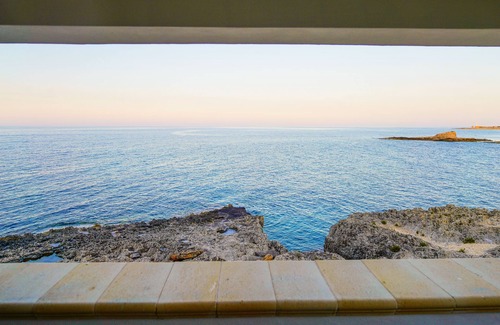 Augusta House | The Tri Scogghi