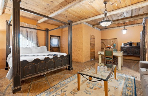Fredericksburg Bed & Breakfast | The Trois Estate at Enchanted Rock