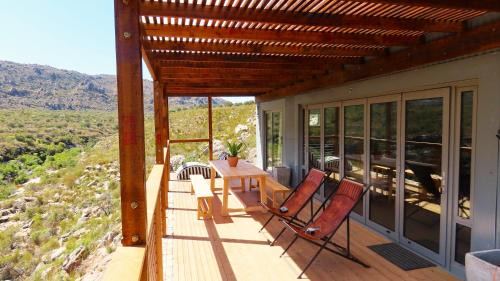 Op-die-Berg Apartment | The Trout Pod