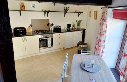 Le Vieux-Cerier House | The Two Vines, 2 bed house in Chez Ravard