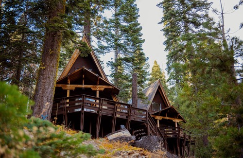 Echo Lake Ski Chalet | the ultimate cabin experience for nature-lovers seeking peace and quiet by Tahoe