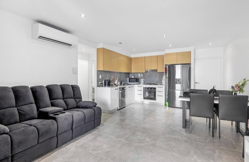 Sandstone Point Apartment | The Ultimate Couples Escape
