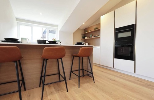 Redbrook Apartment | The Ultimate family Gathering Place sleeps 20!