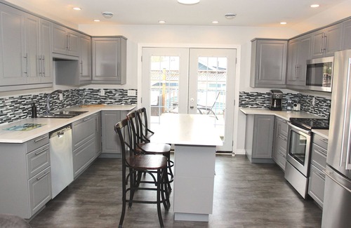 Crystal Beach Condo | The Upper Deck Retreat- Holiday Cozy in Crystal Beach!