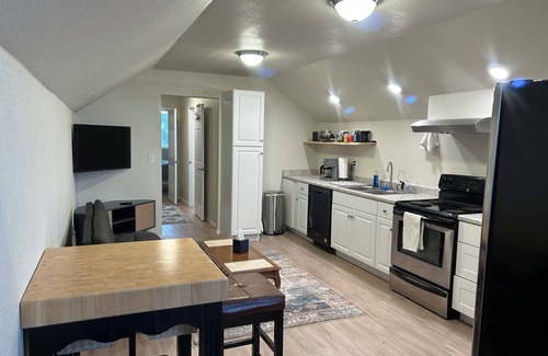 Alamosa House | The Upstairs Guest House, 10 minutes from Alamosa, 15 from Monte Vista