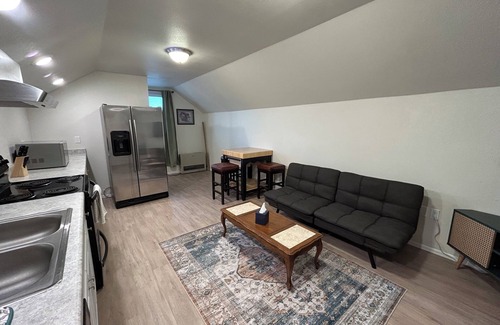 Alamosa House | The Upstairs Guest House, 10 minutes from Alamosa, 15 from Monte Vista
