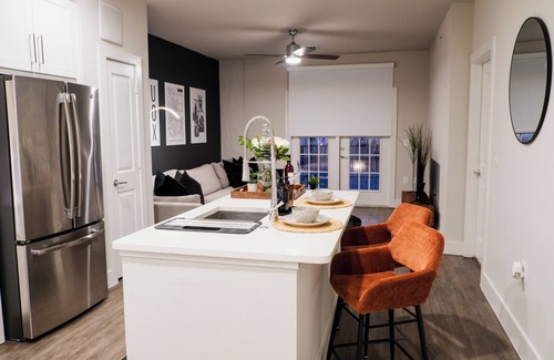 Missouri City Apartment | The Urban Nest is a luxury 1-bedroom apartment 30 minutes away from Houston, TX