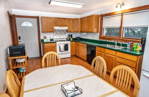 North Lake George House | The Valley Home (2-Bedroom) by RedAwning