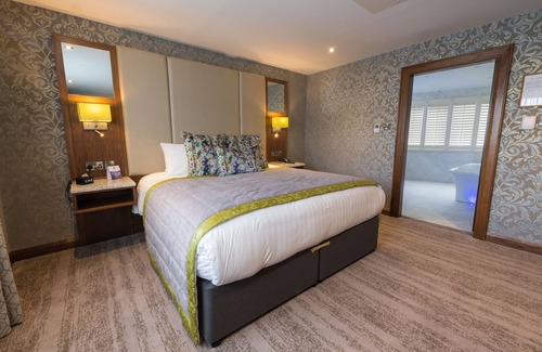Fivemiletown Hotel | The Valley Hotel & Carriage Gardens