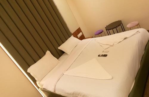 Bhiwandi Hotel | The Velvet Crown Residency