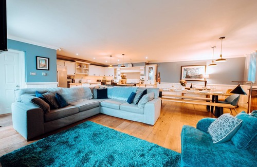 Oxenhope House | The Vestry Stunning Chapel with Hot Tub