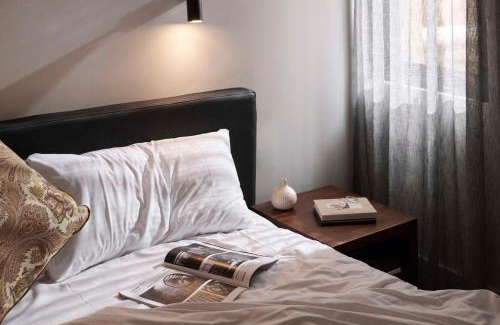 Melbourne Central Business District Hotel | The Victoria Hotel