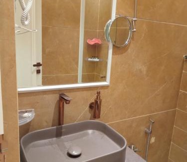 Raebareli Hotel | The Victoria
