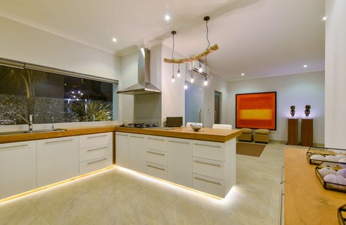 Umeanyar Villa | The View Villa -Luxury New Build with 180° View
