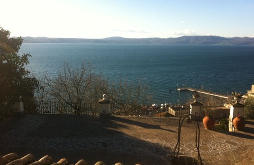 Lake Bracciano Cottage | The Villa of Augustus with a prestigious view of Lake Bracciano, 30 km from Rome