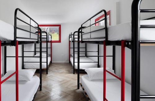 Strath Creek House | The Village Green Bunkhouse