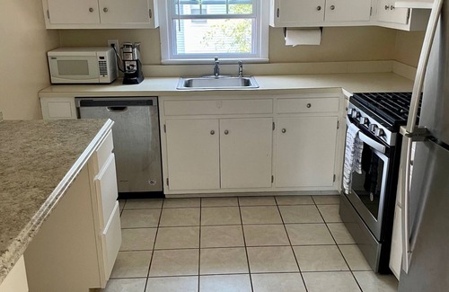 Mamaroneck Apartment | The Village - Private apartment w/parking 5 min walking