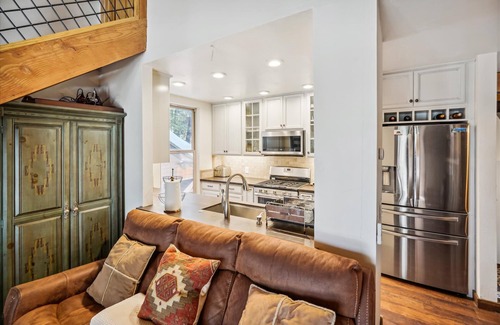 Dollar Point Condo | The Villas 66 Tahoe City Vacation Condo