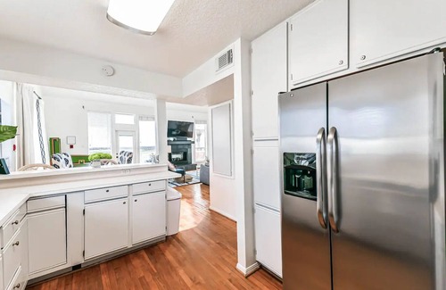 Pointe San Luis House | The Vintage of Galveston-Beach Views!/Pets!/Pool!