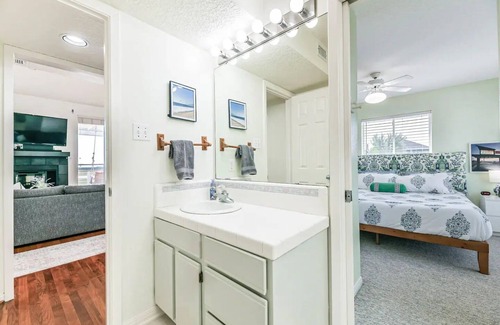 Pointe San Luis House | The Vintage of Galveston-Beach Views!/Pets!/Pool!