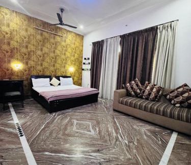 Gomti Nagar House | The Vintage Villa