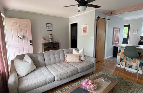Benson House | The Violet Villa - Cozy 2 bedroom Benson cutie
