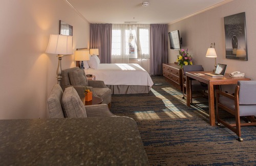 Downtown Anchorage Hotel | The Voyager Inn